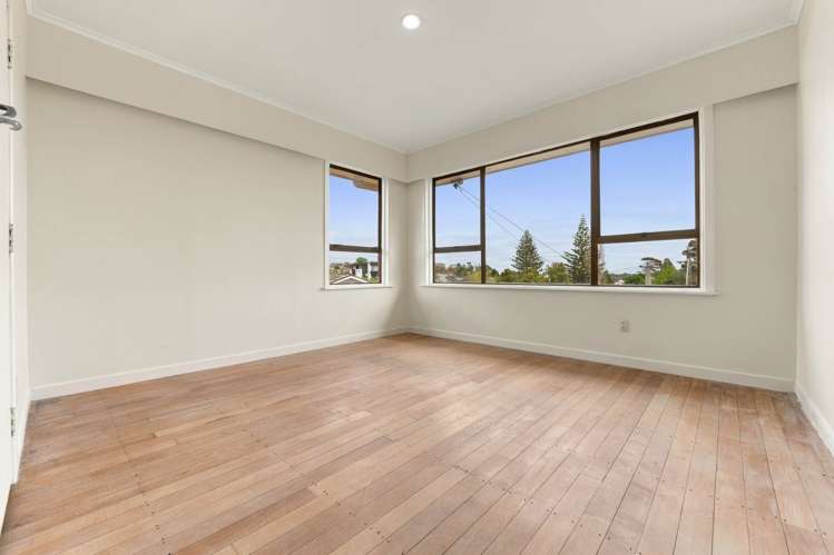 4 Dell Way Highland Park_10