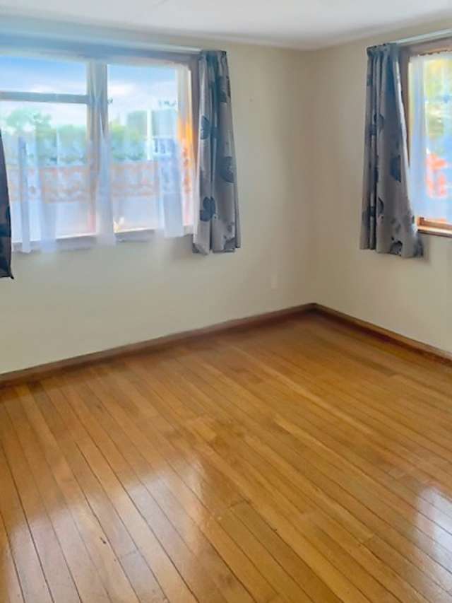 23 Holland Crescent Bulls_1