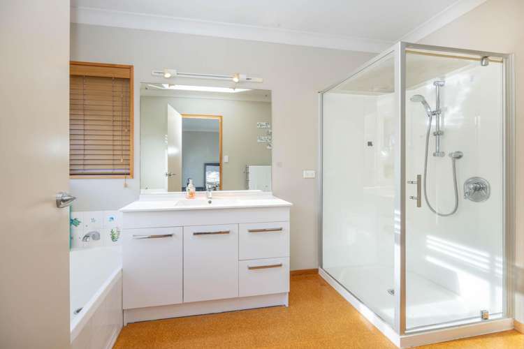 1 Sunnyhills Avenue Glenview_20