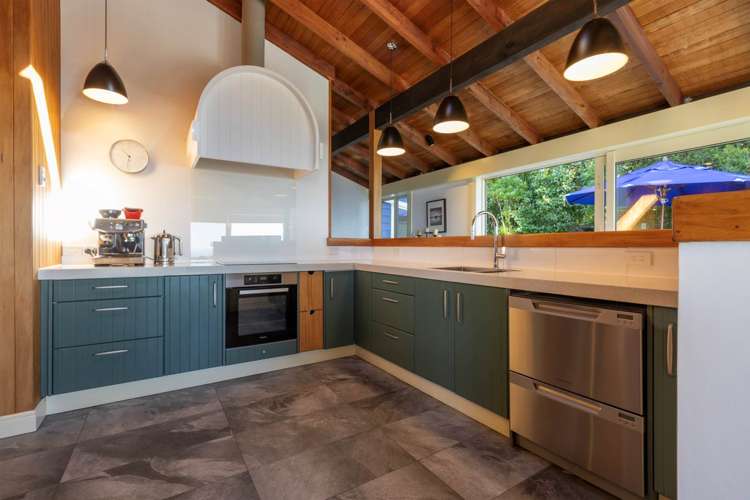 27 Quinns Road Waiatarua_8