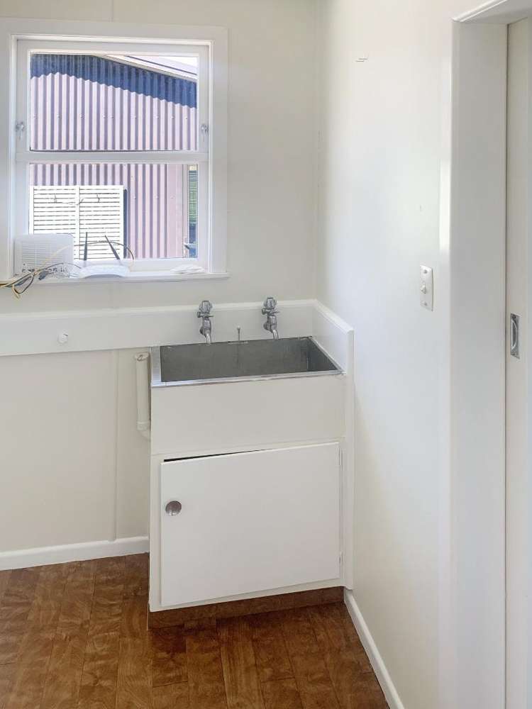151 Longlands Road East 10486_11