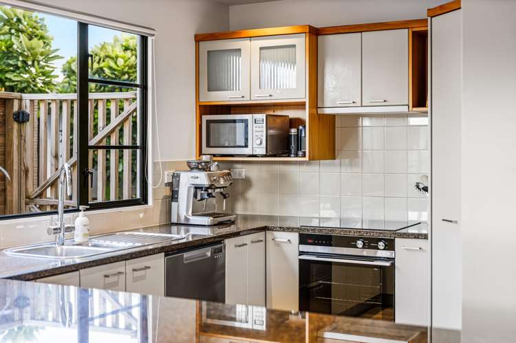 49a Dignan Street Point Chevalier_11