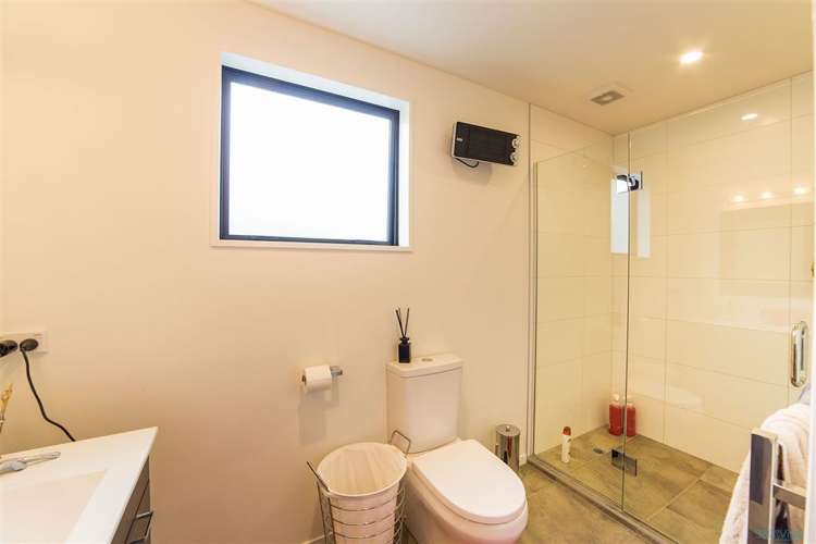 8 Redfern Terrace Arthurs Point_13