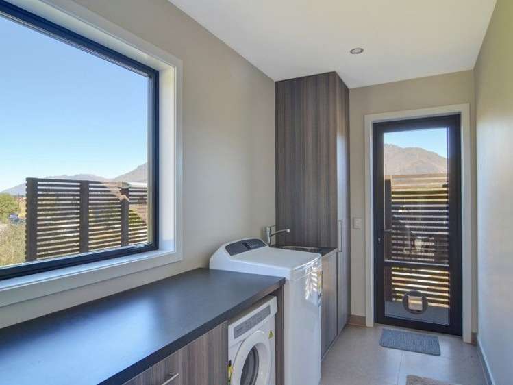 46 Falconer Rise Jacks Point_26