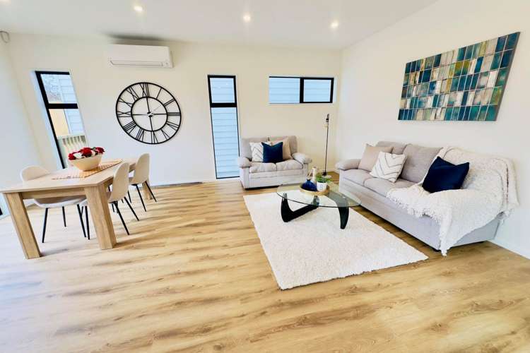 25 and 27 Jandell Crescent Bucklands Beach_4