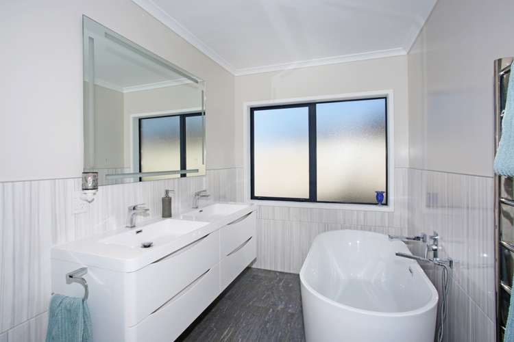 10 Wroxton Place Waiuku_17