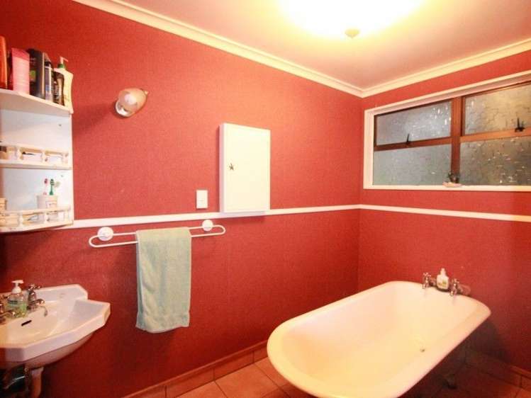 71 Holmwood Road Kaitoke_3