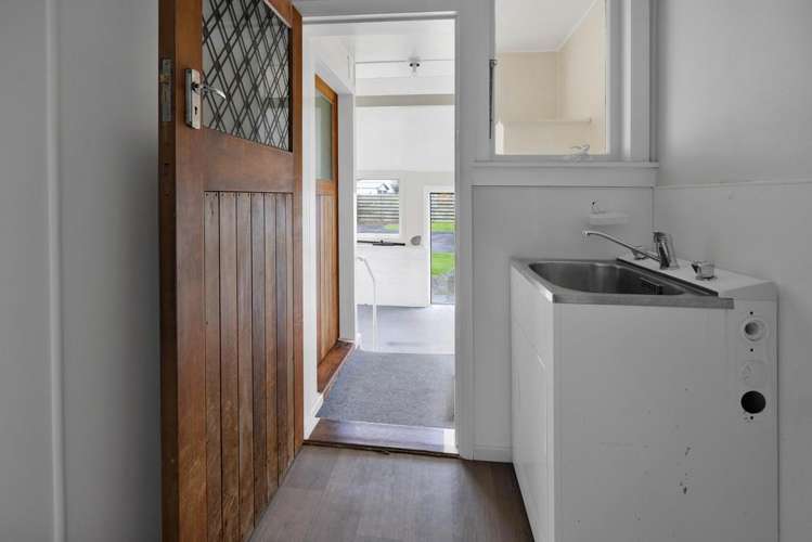 4 Bone Crescent Hawera_11