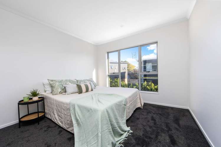 Lt 2-5,164 Princes Street East_4