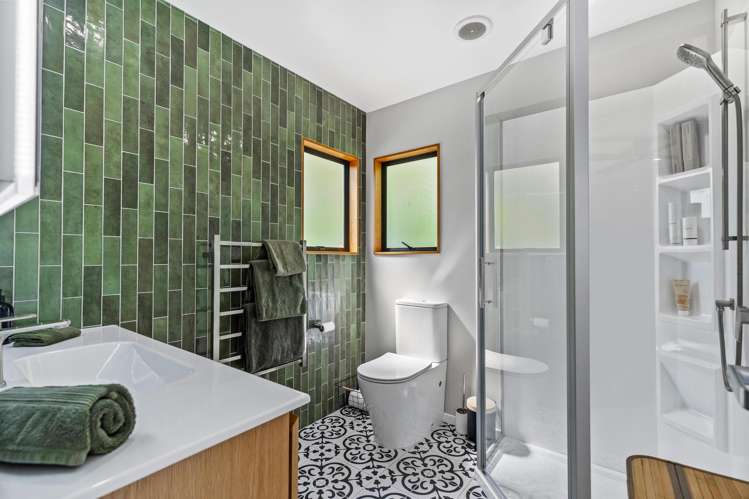 7 Attwood Road Paremoremo_17