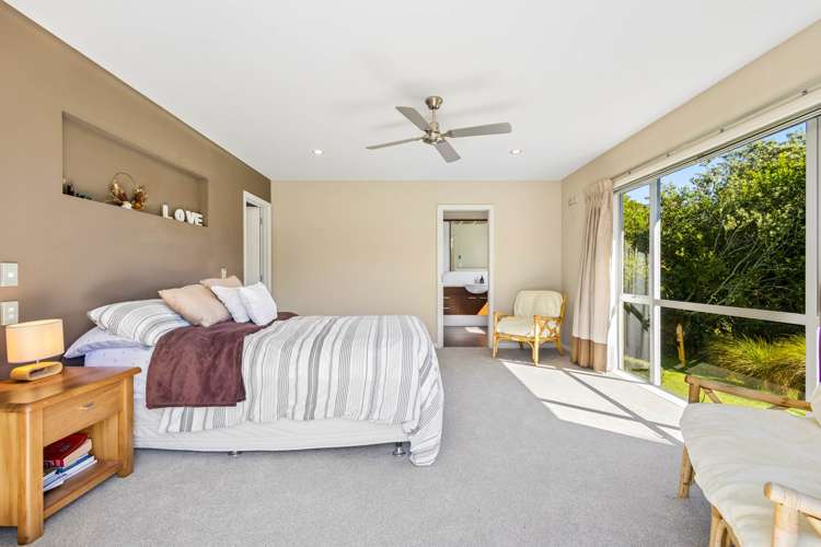 664 Redoubt Road Flat Bush_15
