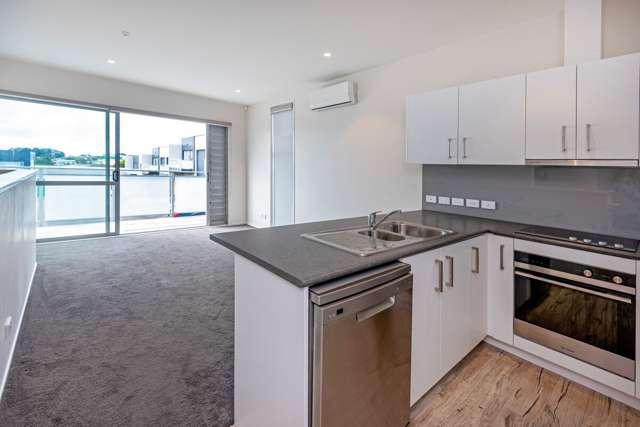 Unit 22, 45 Karepiro Drive Whangaparaoa_2