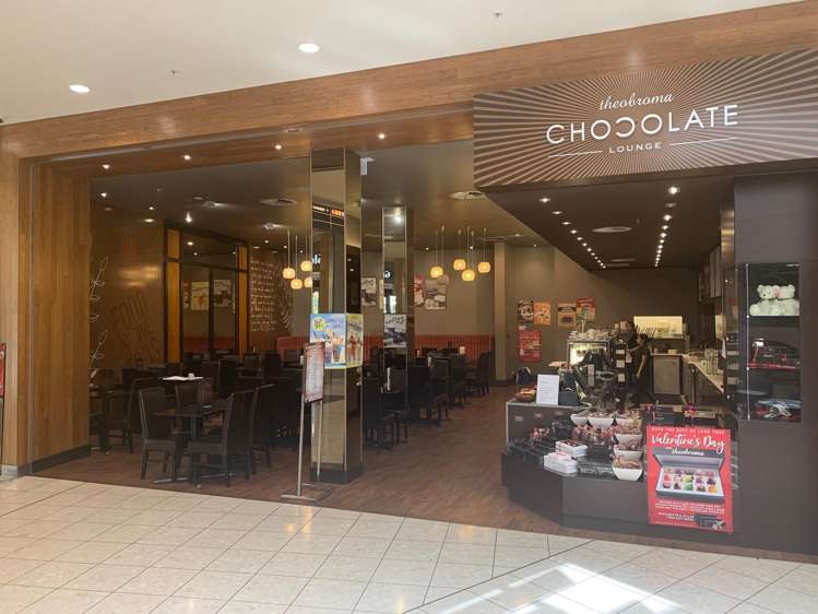 Shop 261/Cnr Hukanui and Comries Road_0