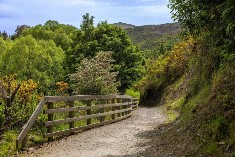 17 Whitechapel Road Arrow Junction_7