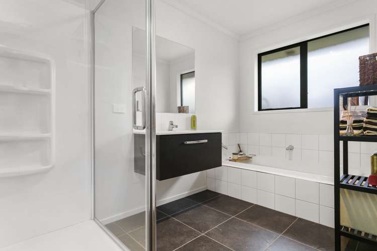 32 Pengover Avenue Leamington_14