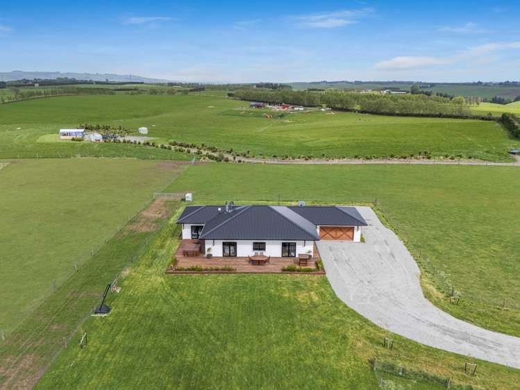 29 Humphries Road Waimumu_34