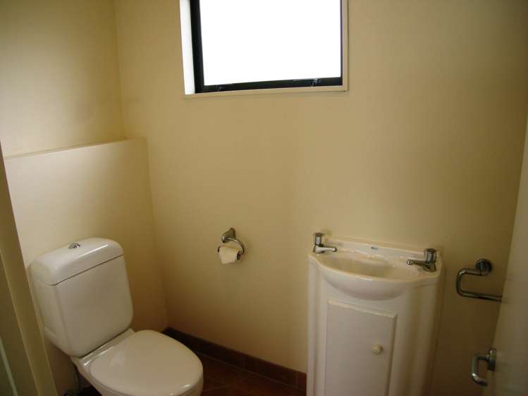 26a Highland Road Mount Albert_16