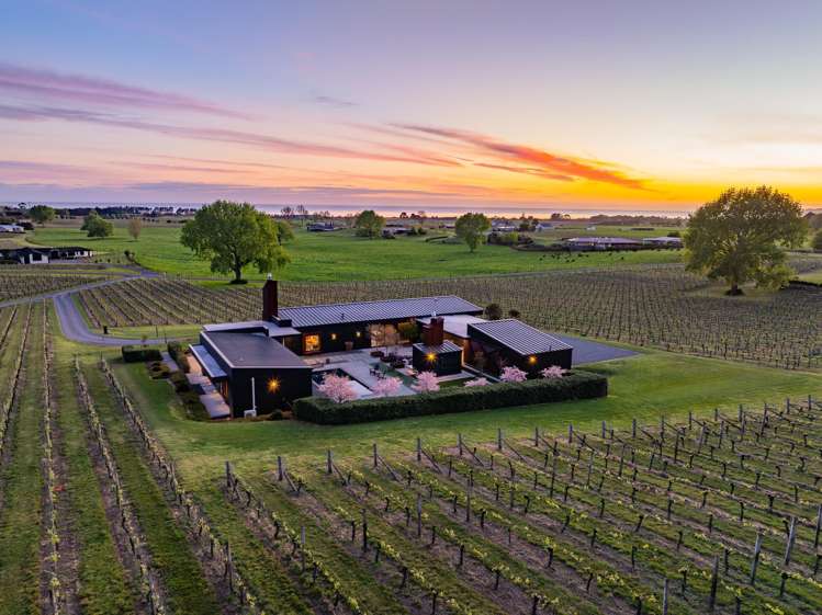 25 Side Road Haumoana_16