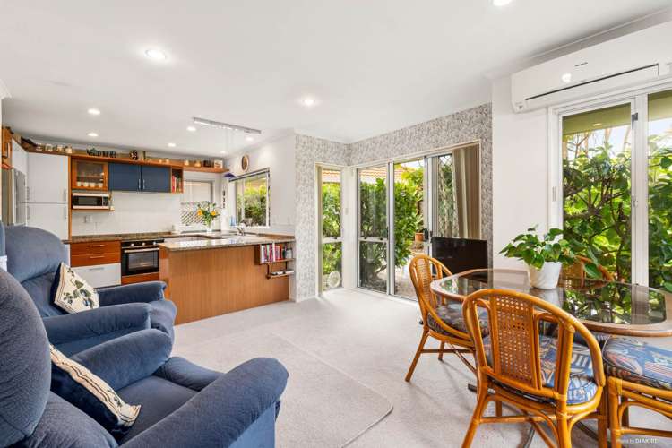 18 Gillett Place Botany Downs_7