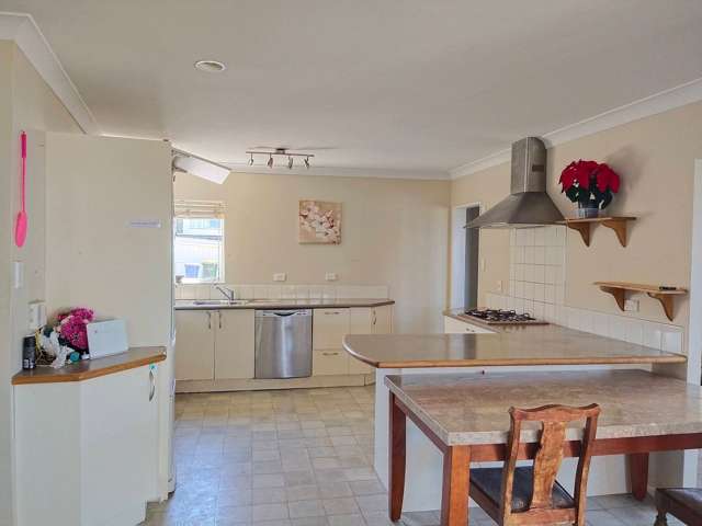 79 Tirimoana Road Te Atatu South_1