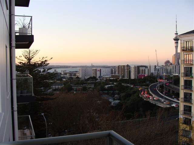 5c/8 Howe Street Freemans Bay_2