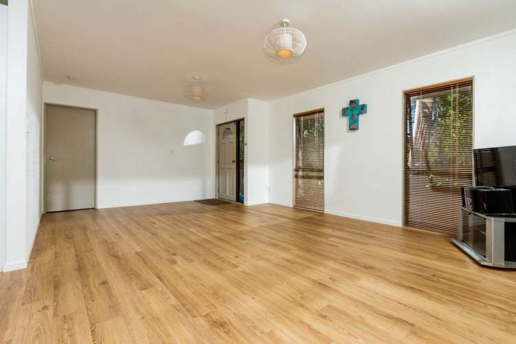 2/706 Beach Road Browns Bay_51