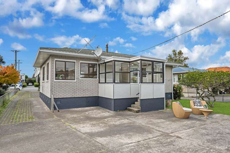 6 Peachgrove Road Te Atatu Peninsula_15