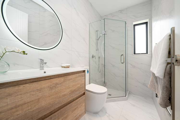 16a Glenmore Road Sunnyhills_13