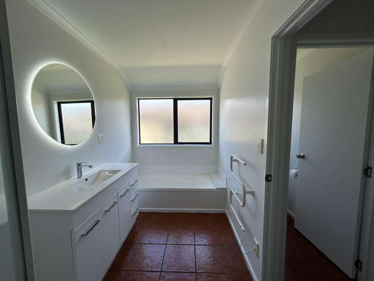 49 Edenpark Drive Rototuna_18