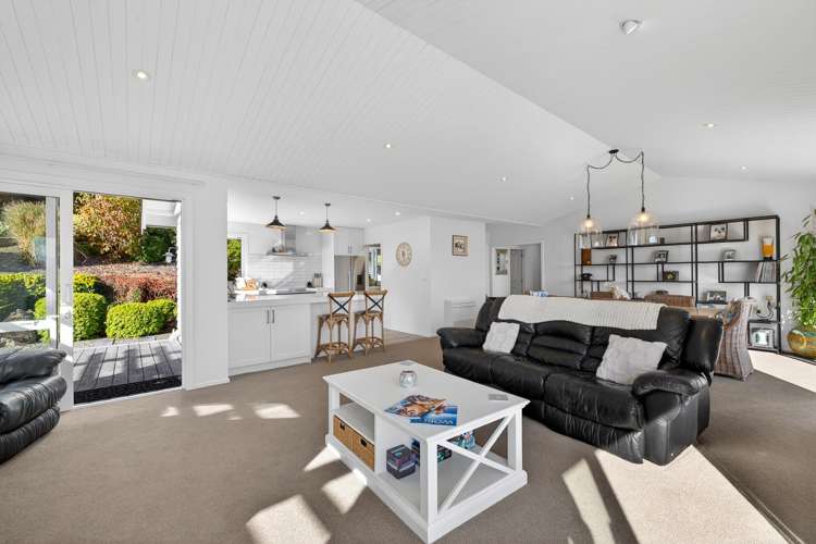 24 Hillplough Heights_4