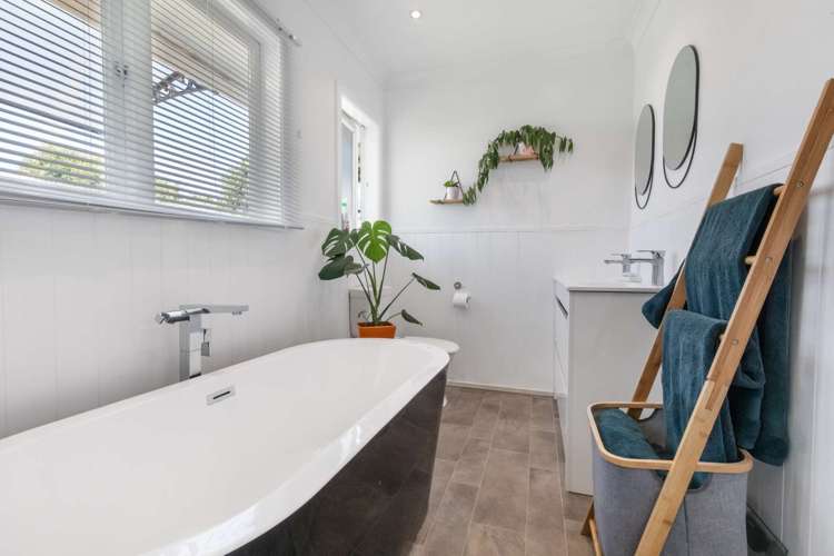 38 Johnston Street Waihi_13