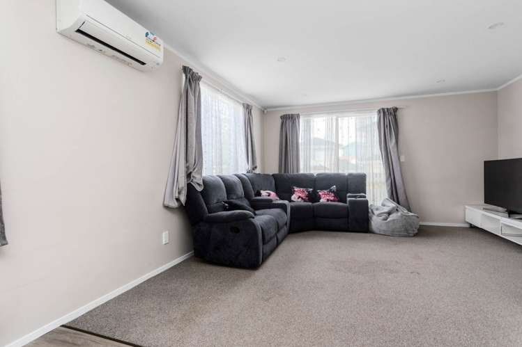 11 Manatu Lane Kelston_2