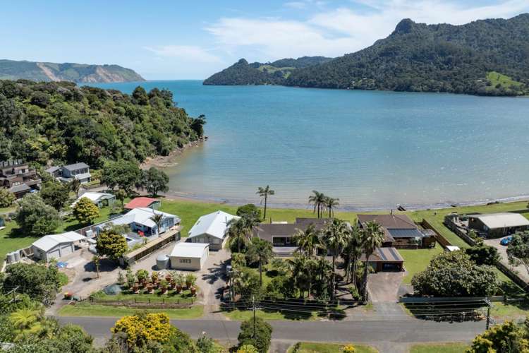 13 Foster Avenue Huia_1