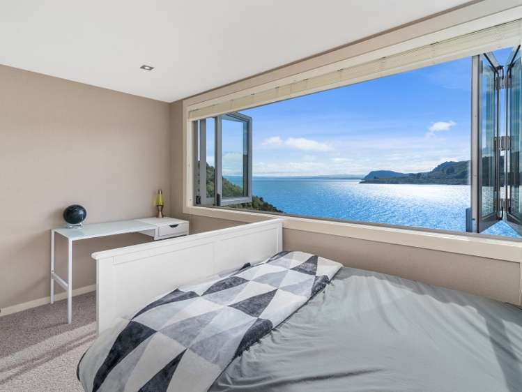 25 Whakamoenga Point Acacia Bay_18