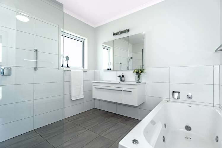 24 Charteris Rise Riverdale_13