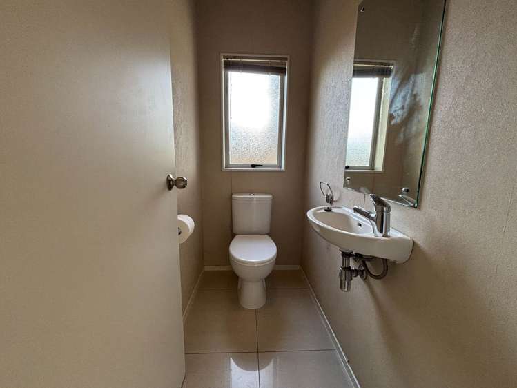 16 Flintridge Drive Flat Bush_4