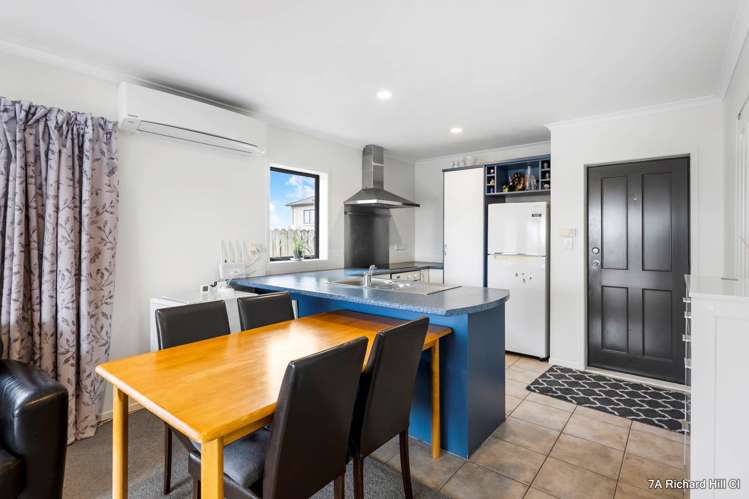 7 & 7A Richard Hill Close Fairview Heights_19