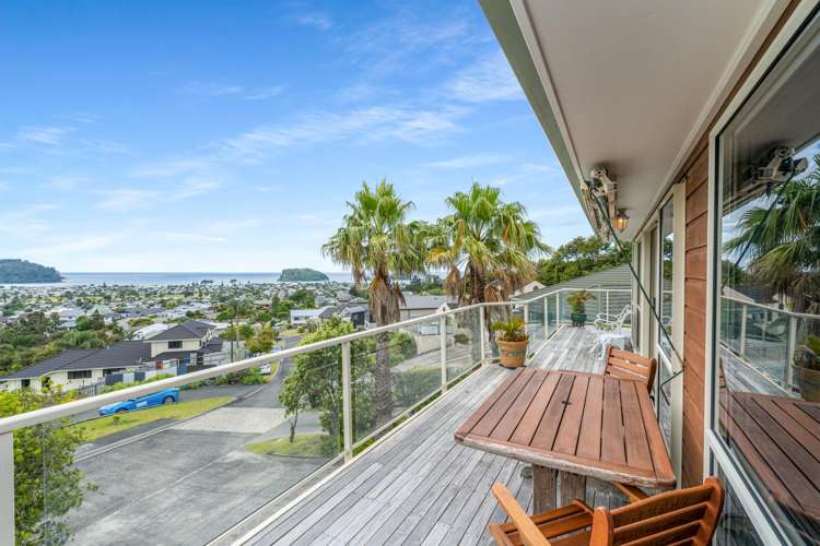 121 Pacific View Drive_0