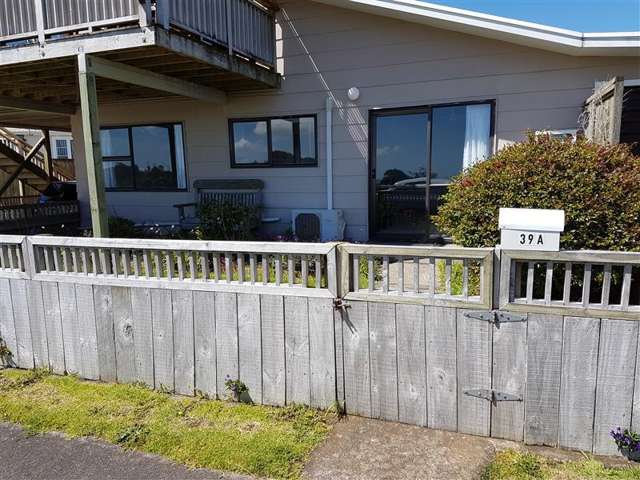 QUAINT UNIT ON BATTISCOMBE