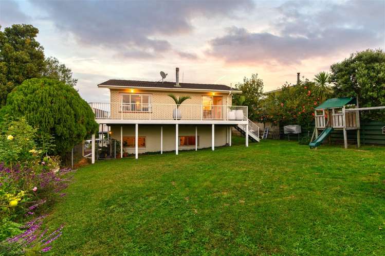 7 Nui Mana Place Te Atatu South_14