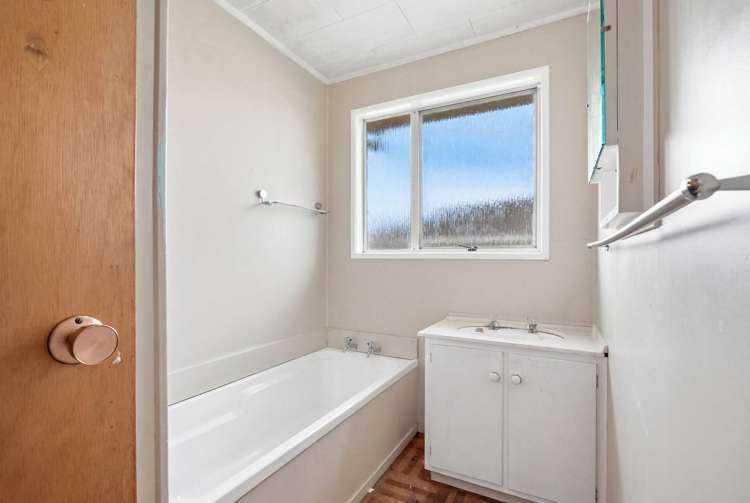 22 Rowandale Avenue_3