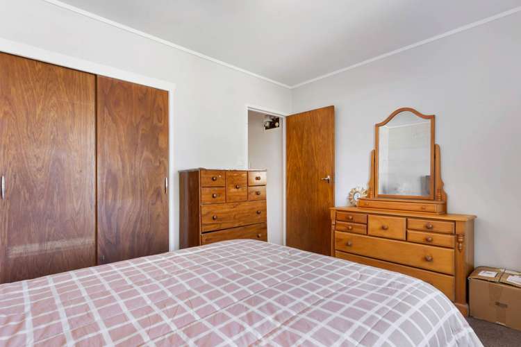 2/74 Chivalry Road Glenfield_6