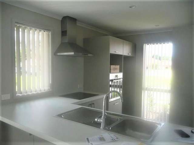 4 Muirfield Crescent 11545_1