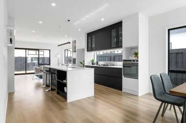 2/57 Herbert Road_3