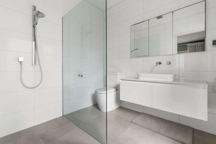 70 The Esplanade Westshore_7