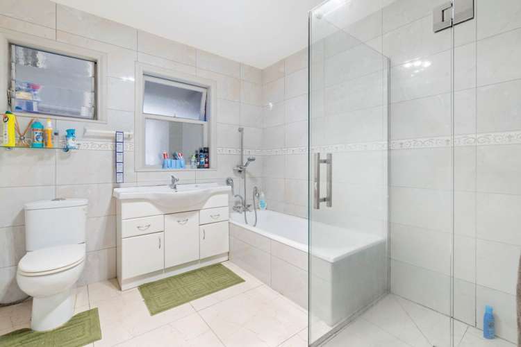 16 Farnborough Crescent Mangere_19