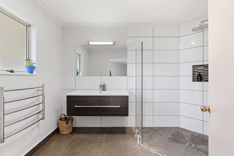 4 Moverley Place Pukete_9