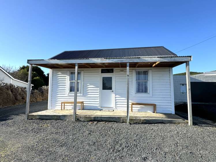 86 Salcombe Street Kaitangata_23