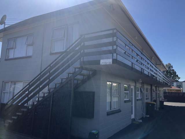 One Bedroom Flat, Close to University