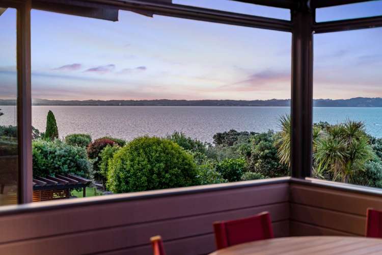 60 Pacific Parade Army Bay_73